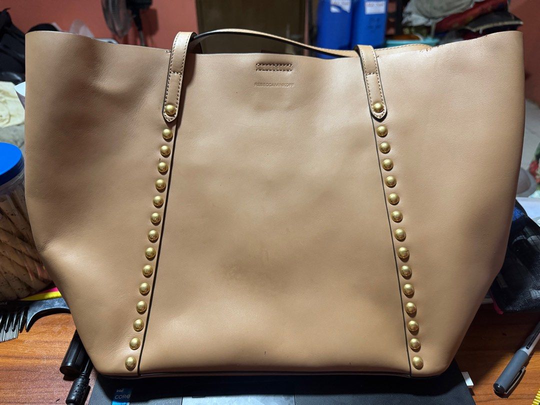 Shoulder Bag - Rebecca Minkoff (Category: Luxury Bags & Wallets) located in Quezon City. Submitted by au_brey (Listing ID 1355724109, Image 2). Description: Negotiable for sure buyer! .