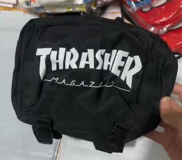 Sling bag thrasher (Category: Sling Bags) located in Taiping. Submitted by triple_e_store (Listing ID 1355664310, Image 2). Description: sling bag thrasher siap pos semenanjung 0105225541.