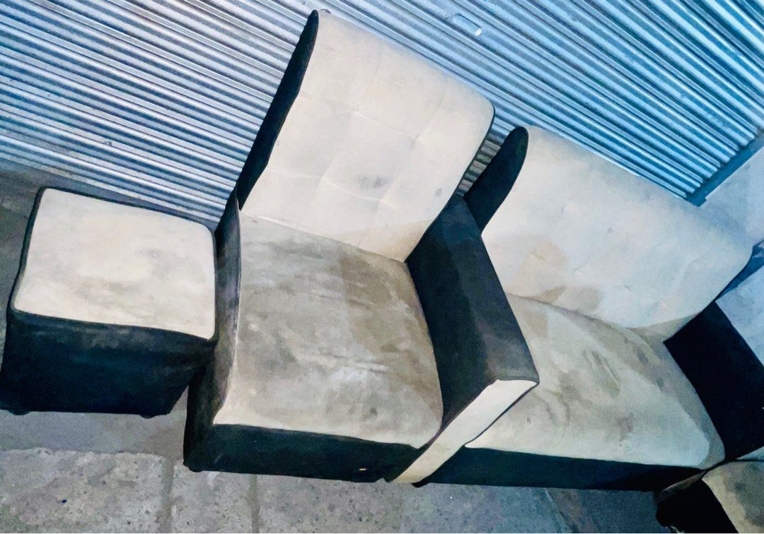 SOFA SET (Category: Sofas) located in Pasig City. Submitted by sm_thehouseoftrends. (Listing ID 1355754300, Image 3). Description: Madumi lang kasi matagal na stock. Pero goods pa po! Matibay na klqse na sofa. With free glass center table. Loc. Pasig.
