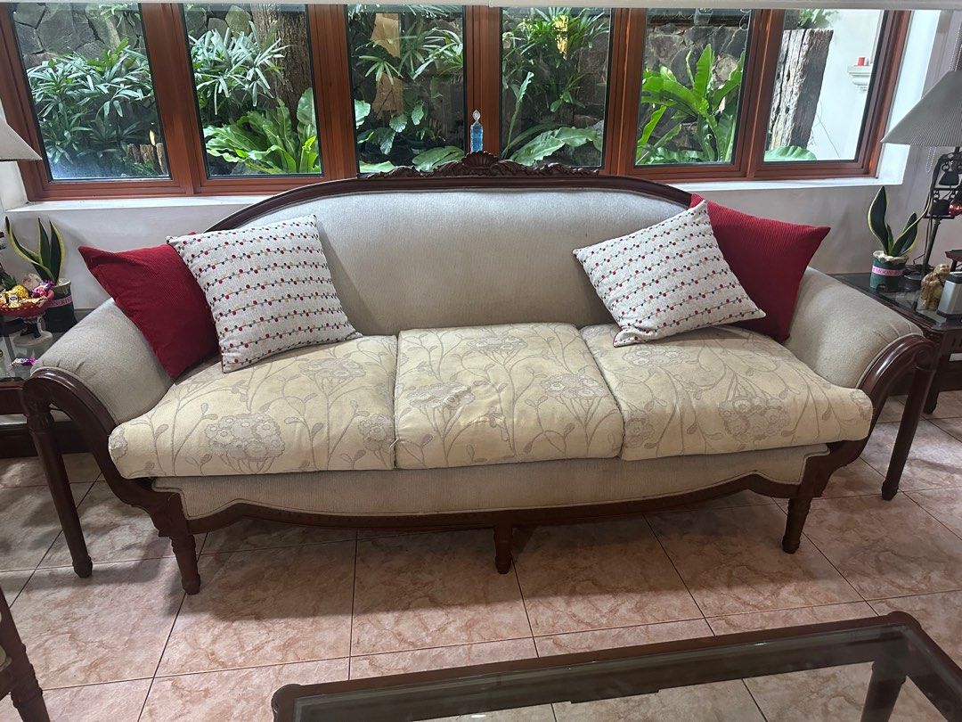 Sofa set wood narra (Category: Sofas) located in Antipolo. Submitted by capizexport (Listing ID 1355694712, Image 3). Description: Sofa set Price 60000 Wood made of narra 2 - 1 seater 1 - 2 seater 1 - 3 seater 1 - 1 center table .