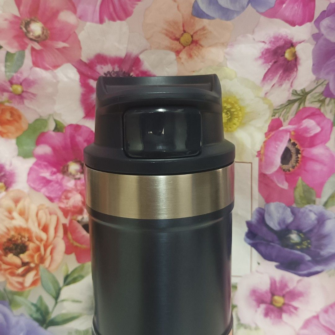 Stanley trigger action travel mug tumbler (Category: Water Bottles & Tumblers) located in Caloocan City. Submitted by shiishii_ (Listing ID 1355639283, Image 2). Description: authentic brand new mop: gcash mod: j&t no rush shipping.