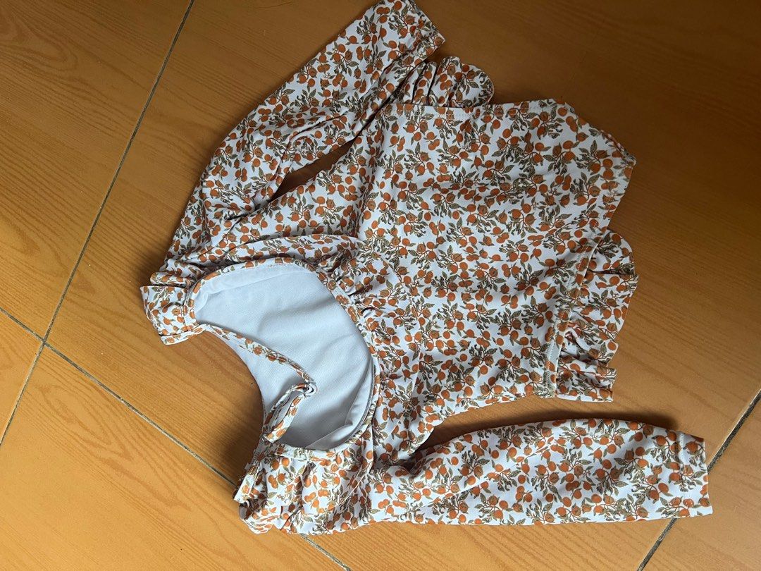 1-2 year old long sleeves swimsuit (Category: Babies & Kids Fashion) located in Quezon City. Submitted by fayebree (Listing ID 1357472305, Image 2). Description: .