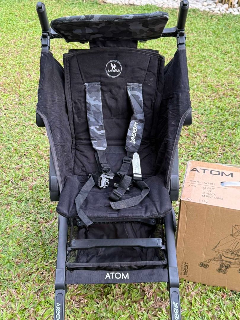 AKEEVA ATOM SELF FOLD TRAVEL STROLLER (Category: Strollers) located in Las Pinas. Submitted by happystar_cac724 (Listing ID 1357426805, Image 3). Description: Akeeva Atom self fold travel stroller Brandnew Bought for Php 10K selling for 9,500 only Complete with box and bag Pick up at Las Pinas or shipping via lalamove or J&T c/o buyer Contact no. 0917-1308083.