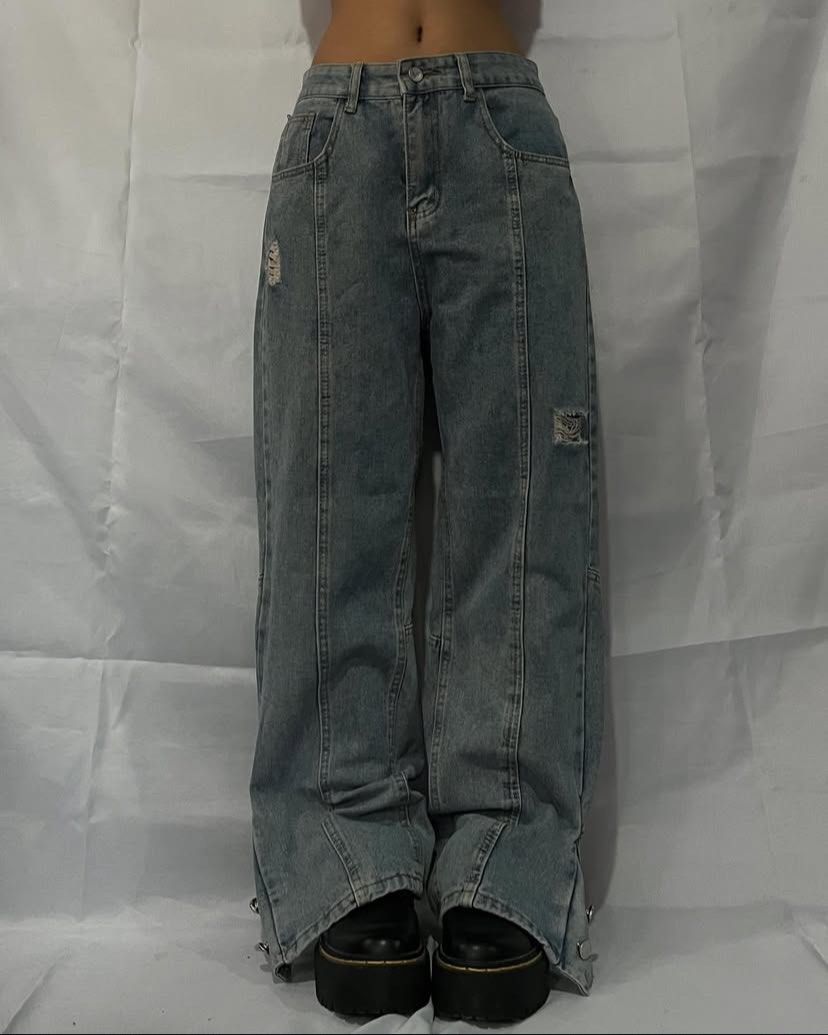 Baggy pants with embroided text at the back (Category: Jeans) located in Baguio. Submitted by from.deana (Listing ID 1357528554, Image 2). Description: very very HQ! bought this sa aphro thrift on ig kaso it’s too big on me :(( waist: 30-32 inches length: 39.5 .