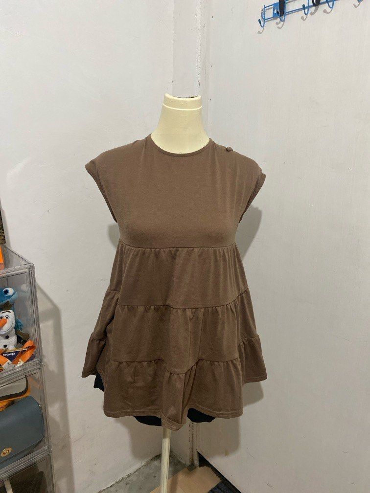Brown Top (Category: Blouses) located in Quezon City. Submitted by pula_ (Listing ID 1357527252, Image 2). Description: .