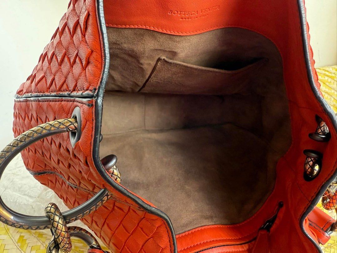 Bv hobo (Category: Luxury Bags & Wallets) located in Santa Ana. Submitted by astonandariana (Listing ID 1357456967, Image 2). Description: .