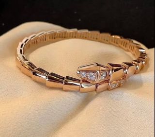 （分類：）位於 。 由 bolo.bvlgari 提交（商品編號 1346839108，圖片 1）。簡介： 。