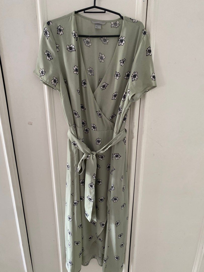 Cotton On Summer Dress (Category: Dresses) located in Paranaque City. Submitted by declutter.ange (Listing ID 1357457178, Image 1). Description: Fresh looking dress. Faux wrap style with belt. Large size on tag. Decluttering.