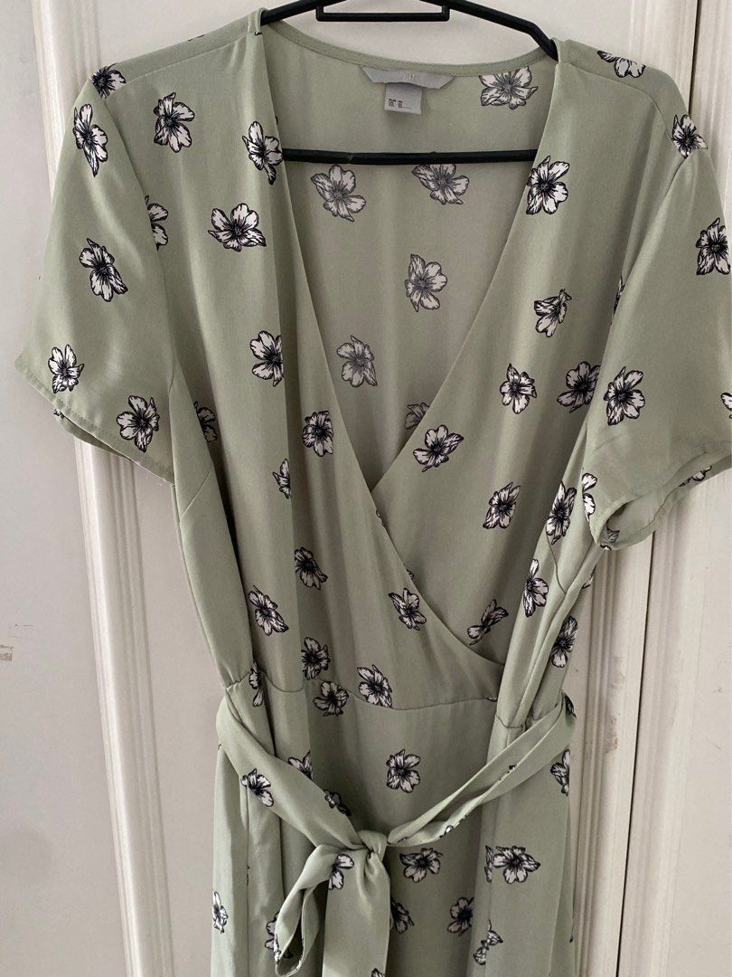 Cotton On Summer Dress (Category: Dresses) located in Paranaque City. Submitted by declutter.ange (Listing ID 1357457178, Image 2). Description: Fresh looking dress. Faux wrap style with belt. Large size on tag. Decluttering.