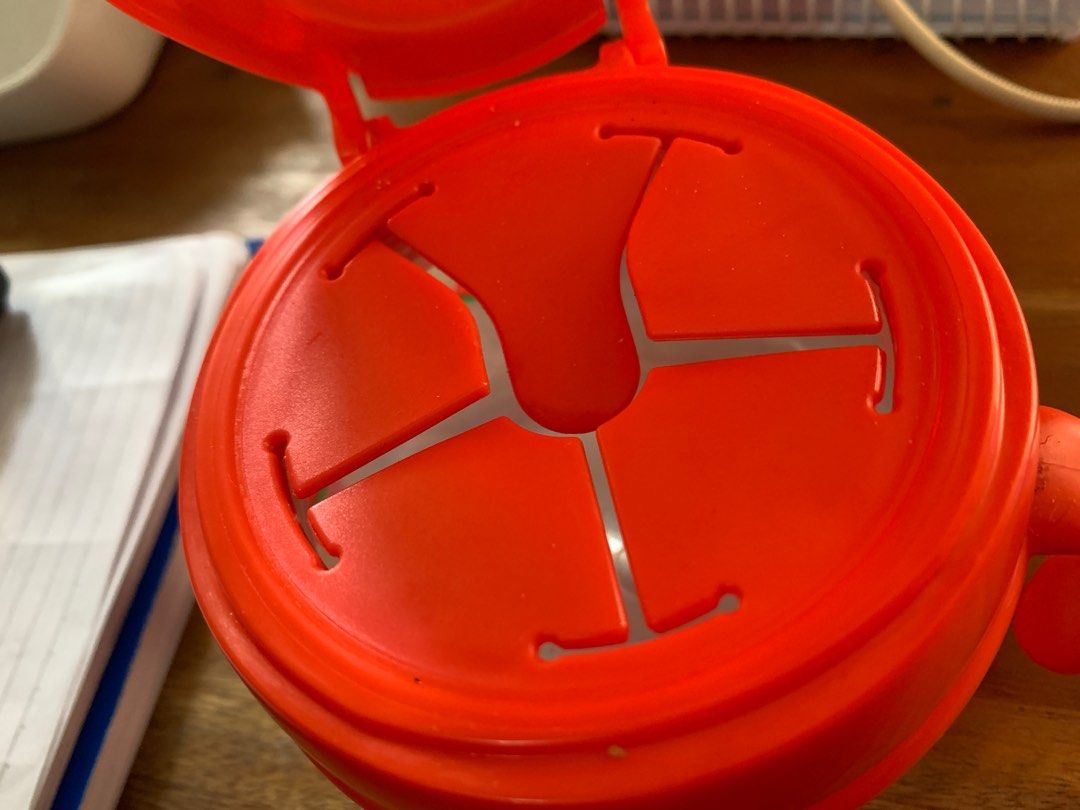 Dr. Brown’s snack cup (Category: Weaning & Toddler Feeding) located in Quezon City. Submitted by praise22 (Listing ID 1357418919, Image 2). Description: Seldom used Bought at 750 in SM Department Store.