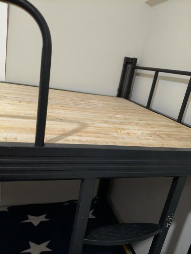 Dunk bed (Category: Bed Frames & Mattresses) located in Singapore. Submitted by haier666 (Listing ID 1357453758, Image 2). Description: bunk bed for sell， self collection at clementi area, pls call 80703676 for more inform, thanks.