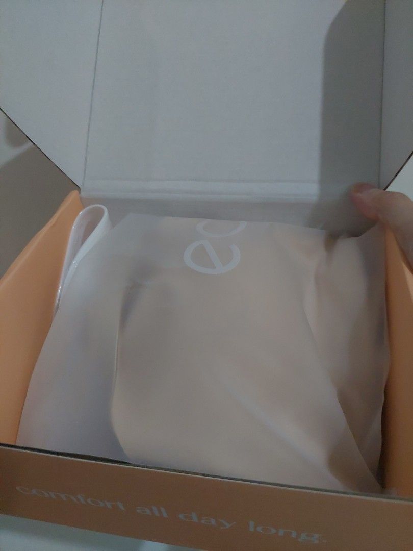 Ecora Comfort Bra (Category: Undergarments & Loungewear) located in Marikina City. Submitted by dandandy (Listing ID 1357504192, Image 3). Description: Brand new, complete with packaging. I realized I ordered the wrong size, i ordered without checking the size measurements 😅 so looking for a new home. very good quality bra, buttery feel..