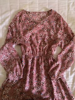 (Category: ) located in . Submitted by sellspreloved_here (Listing ID 1357439018, Image 1). Description: .