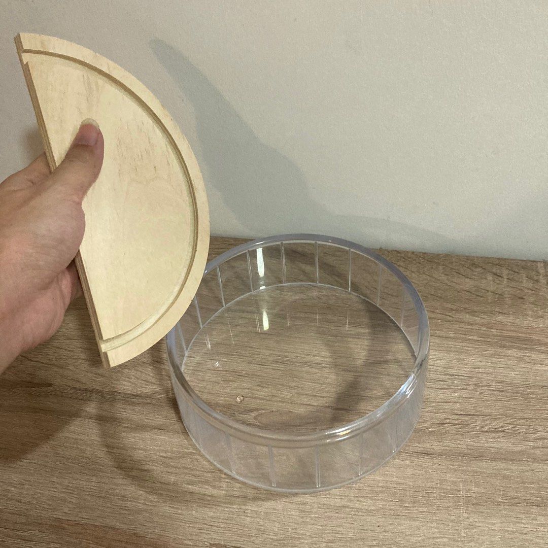 Hamster toilet bowl (Category: Homes & Other Pet Accessories) located in Kuala Lumpur. Submitted by camyjii (Listing ID 1357523340, Image 2). Description: Hamster toilet bowl to put bathing sand, suitable for small animals .