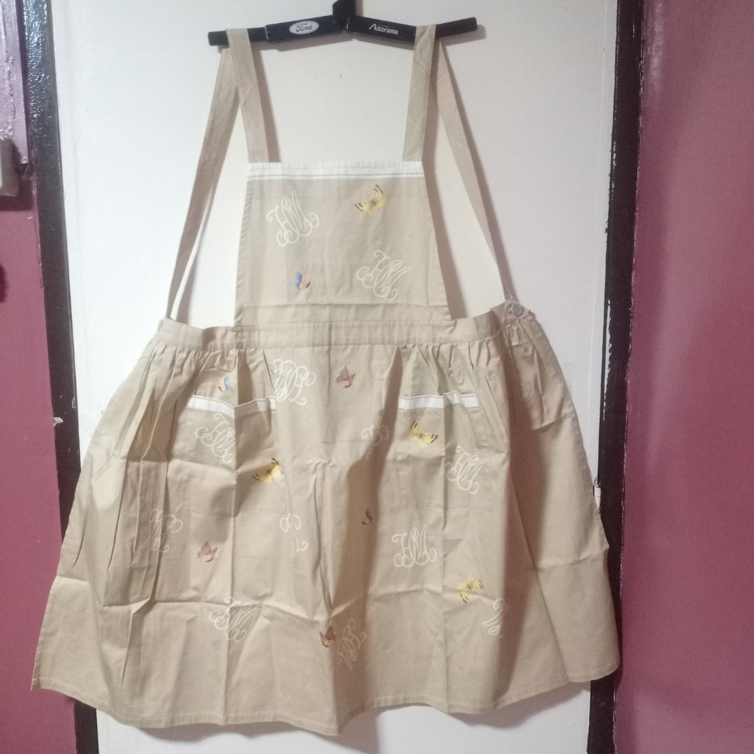 HANAE MORI APRON (Category: Towels, Napkins & Holders) located in Makati City. Submitted by nyxhemera26 (Listing ID 1357583420, Image 3). Description: HANAE MORI APRON • UNUSED BUT NO ORIGINAL PACKAGING.
