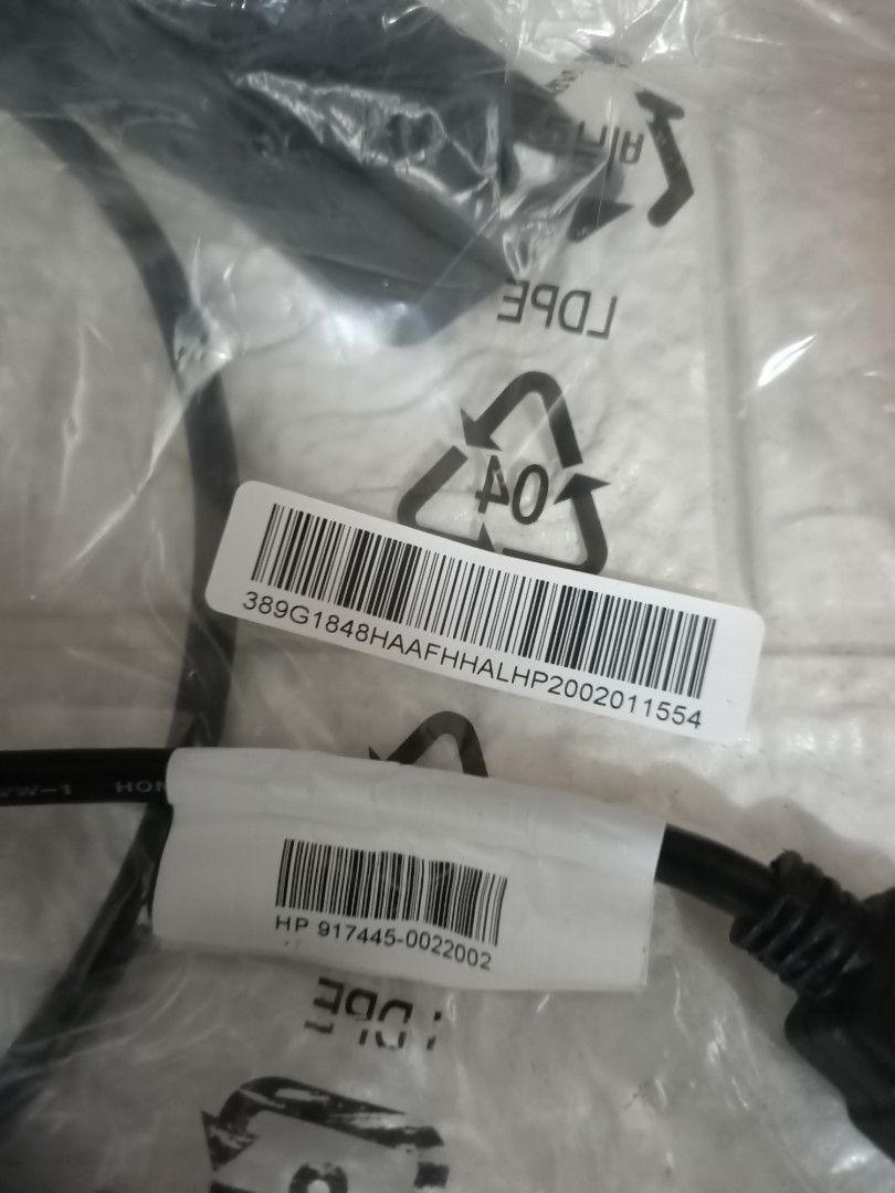 HDMI cable (Category: Cables & Adaptors) located in Las Pinas. Submitted by surplus_pinas (Listing ID 1357512295, Image 2). Description: HP HDMI cable 500pcs available Take all at P25 each Las Piñas.