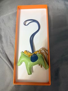 （分類：）位於 。 由 sa.ling. 提交（商品編號 1357472901，圖片 1）。簡介： 。