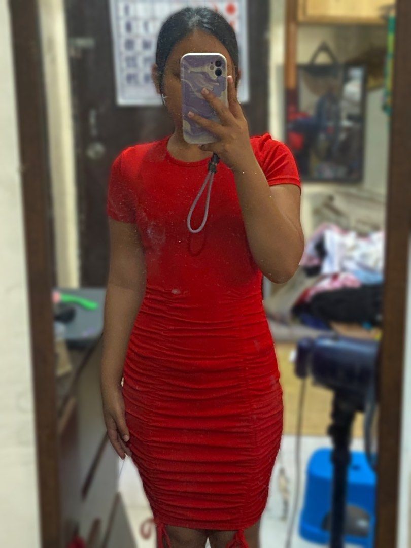 H&M red dress (Category: Dresses) located in Manila. Submitted by prelovedbyhya (Listing ID 1357249396, Image 1). Description: Size: Xs-M (stretchy kasi and na aadjust yung tali).