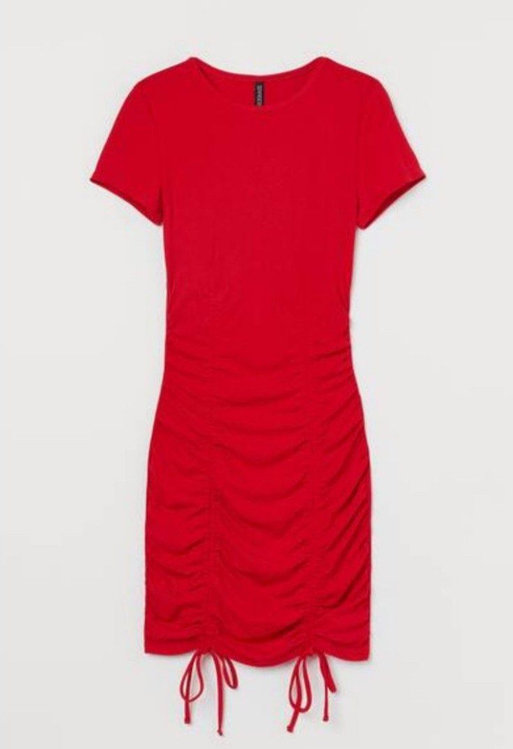 H&M red dress (Category: Dresses) located in Manila. Submitted by prelovedbyhya (Listing ID 1357249396, Image 3). Description: Size: Xs-M (stretchy kasi and na aadjust yung tali).