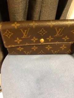 (Category: ) located in . Submitted by luxury_jtojbags2025 (Listing ID 1357476103, Image 1). Description: .