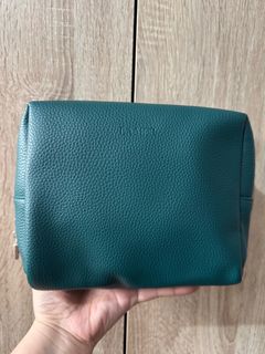 (Category: ) located in . Submitted by pursesandai (Listing ID 1357426372, Image 1). Description: .