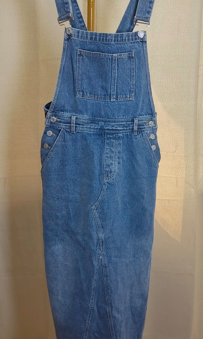 Medium Washed Denim Jumper Dress With Pockets (Category: Dresses) located in Manila. Submitted by thrifterstyle (Listing ID 1357439301, Image 2). Description: This is thrifted Very Good Condition Waist:28 Inches Length:50 Inches Fits:Medium Brand:None Code: LAST PRICE POSTED/2 DAYS RESERVATION SURE BUYER ONLY PLEASE _____________________ Thrifted|Good Condition|Shipping Only _____________________ PLS CHECK PHOTOS FOR ANY FLAWS ___________________
