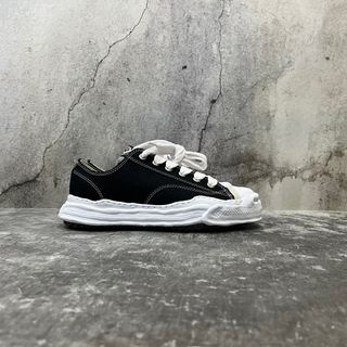 由 lorou_sneakers (刊登 ID 1357562806，圖片 1) 提交，位於 的 (類別：)，說明：。