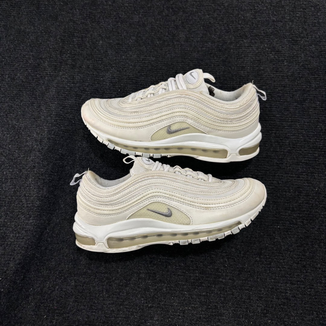 triple white nike airmax