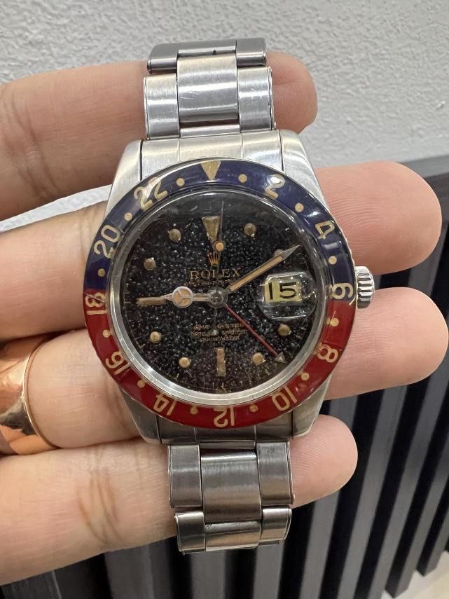 Rolex 1955 GMT Master Pepsi 6542 (Category: Luxury Watches) located in Pasig City. Submitted by Watchaholics (Listing ID 1357430843, Image 1). Description: RUSH SALE‼️‼️‼️ Rolex 1955 GMT Master Pepsi 6542 Ref 6542 1955 year model Ist batch/production of gmt pepsi Unit only Only 1 onhand in the philippines Collector's item Bakelite bracelet Still in a very good condition Onhand For 2.7M You may DM or contact @ 09615077138 Thanks admin😉 .