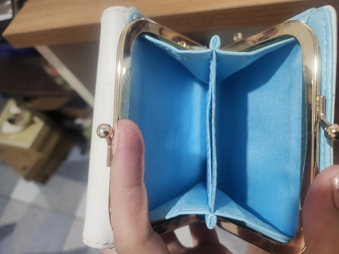 SANRIO ORIGINAL (Category: Wallets & Card holders) located in Quezon City. Submitted by ciennecloud_341d20 (Listing ID 1357519318, Image 2). Description: bought in Japan orig price 2400 MOP: gcash , bank transfer MOD: lalamove.