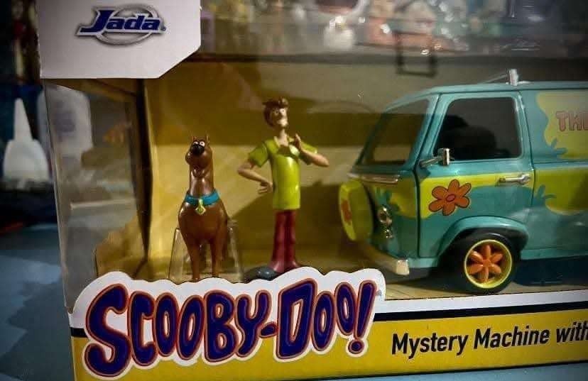Scoobidoo Mystery Machine 1:24 scale Diecast (Category: Vehicle & Diecast Models) located in Pasig City. Submitted by akindzshop2 (Listing ID 1357476889, Image 2). Description: 2000 Scoobidoo Mystery Machine 1:24 scale Bakal AUTHENTIC 1:24 scale, Malaki po ito Diecast po ang buong body kaya mabigat With 2 figures included by JADA Hollywood Rides 2200 po ito sa SM Mint and Complete MISB Valley 6 Parañaque Pick up Lalamove Flash express shipping ad