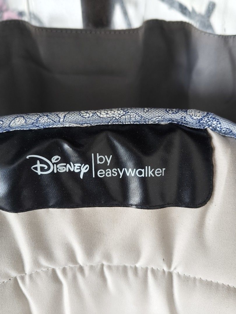 Stroller (Category: Strollers) located in Singapore. Submitted by lyn_xu (Listing ID 1357580334, Image 3). Description: Brand Disneyland outing stroller.