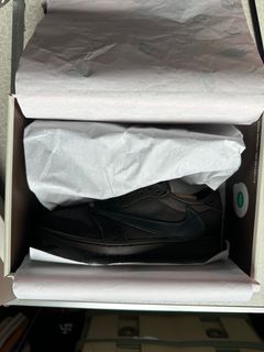 (Category: ) located in . Submitted by zzsneakerzz (Listing ID 1357519976, Image 1). Description: .