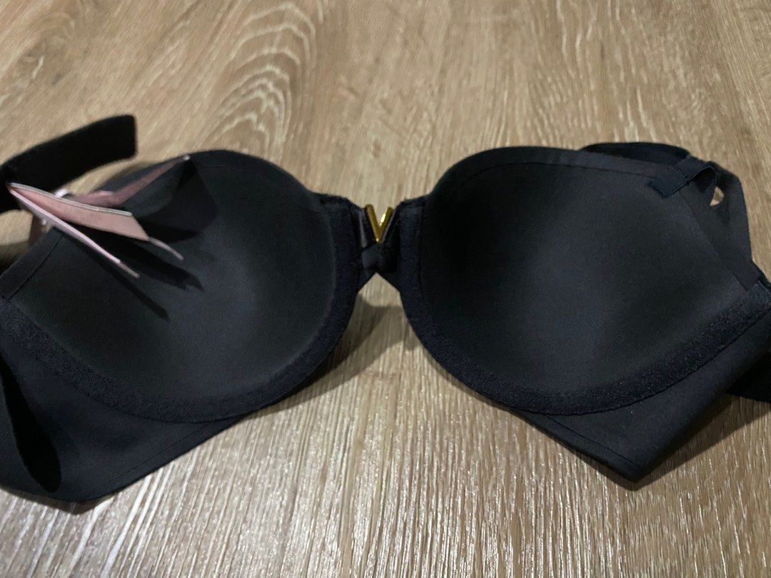Victoria Secret VS Bra 34B (Category: Undergarments & Loungewear) located in Manila. Submitted by galaxyph (Listing ID 1357525753, Image 3). Description: Brand new, never used RFS: Decluttering, too small.