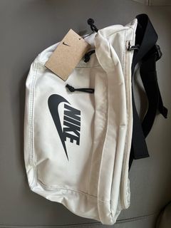 (Category: ) located in . Submitted by busan_busan (Listing ID 1357420242, Image 1). Description: .