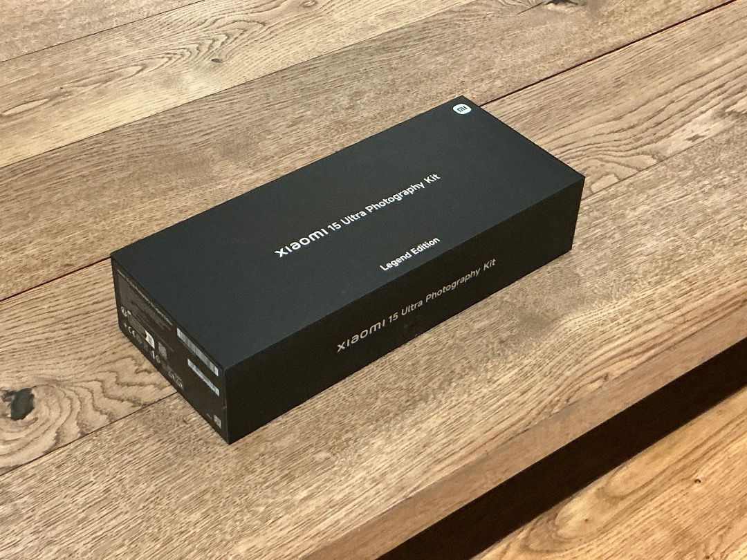 Xiaomi ultra 15 photography kit (Category: Cameras) located in Singapore. Submitted by pooyang (Listing ID 1357551917, Image 2). Description: Selling brand new as I prefer to use with the addon .