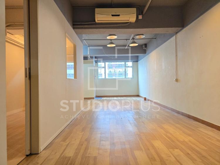 （分類：）位於 。 由 studioplushk 提交（商品編號 1357655310，圖片 1）。簡介： 。