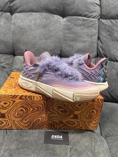 (Category: ) located in . Submitted by hypedxda_sneakers (Listing ID 1357767148, Image 1). Description: .