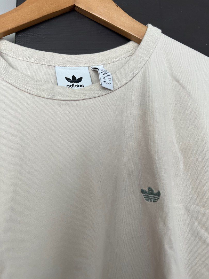Adidas Shmoofoil Tee - XL (Category: Tshirts & Polo Shirts ) located in Taguig. Submitted by wardeee.b (Listing ID 1357622916, Image 2). Description: Adidas Shmoofoil Tee - XL used - good condition (no stains) 23.5” width 27.5” length PhP 300.00 BGC meetups.