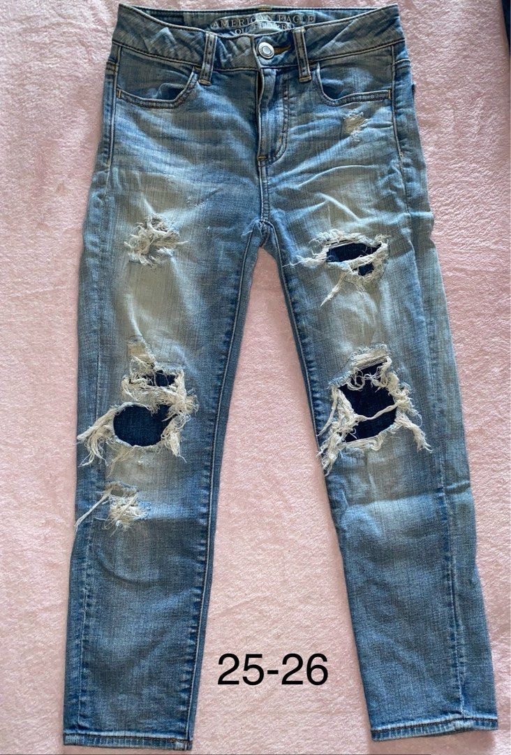 American Eagle Outfitters womens jeans (Category: Jeans) located in Compostela. Submitted by usitems (Listing ID 1357760375, Image 1). Description: Like new Perfect for 5 foot below Size 25-26” waistline.