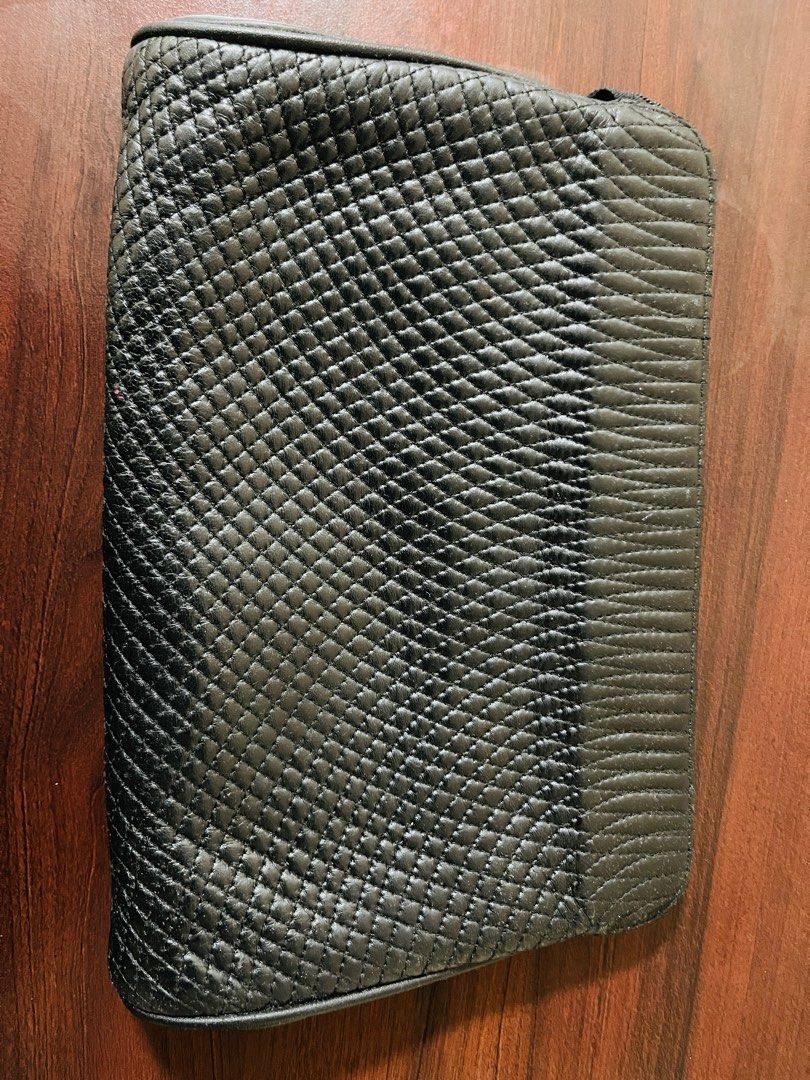 Bally Clutch Bag (Category: Luxury Bags & Wallets) located in Rosales. Submitted by motcarest (Listing ID 1357613608, Image 3). Description: Authentic Bally Clutch Bag For Men.