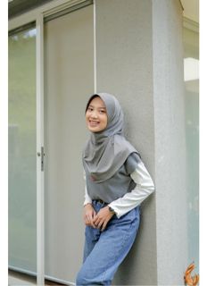 (Kategori: ) berada di . Dikirim oleh ourwardrobe_e (ID iklan 1357637562, Gambar 1). Deskripsi: .