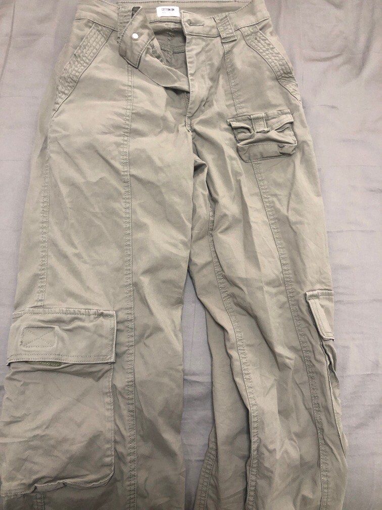 Cargo Pants (Category: Other Bottoms) located in Singapore. Submitted by heartz_4_k (Listing ID 1357669816, Image 1). Description: I bought it at cotton on malaysia for almost RM200.. it has been 3 months and i cannot fit into it anymore...