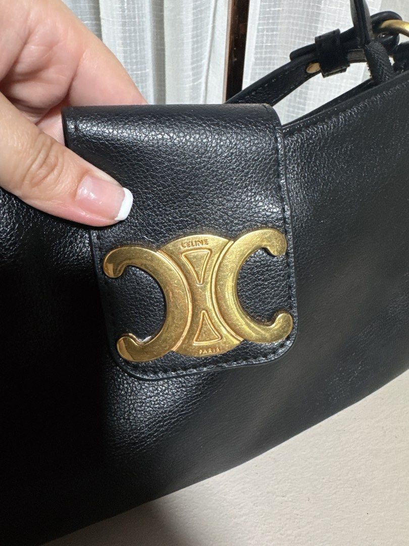 Celine Shoulder Bag (Category: Luxury Bags & Wallets) located in Laoag. Submitted by senicecollection (Listing ID 1357707011, Image 3). Description: Got it sa ukay ukay Qatar For self authentication No issue very cute in person .