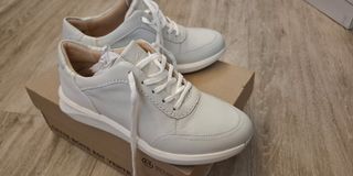 （分類：）位於 。 由 hidyreliable 提交（商品編號 1357604702，圖片 1）。簡介： 。