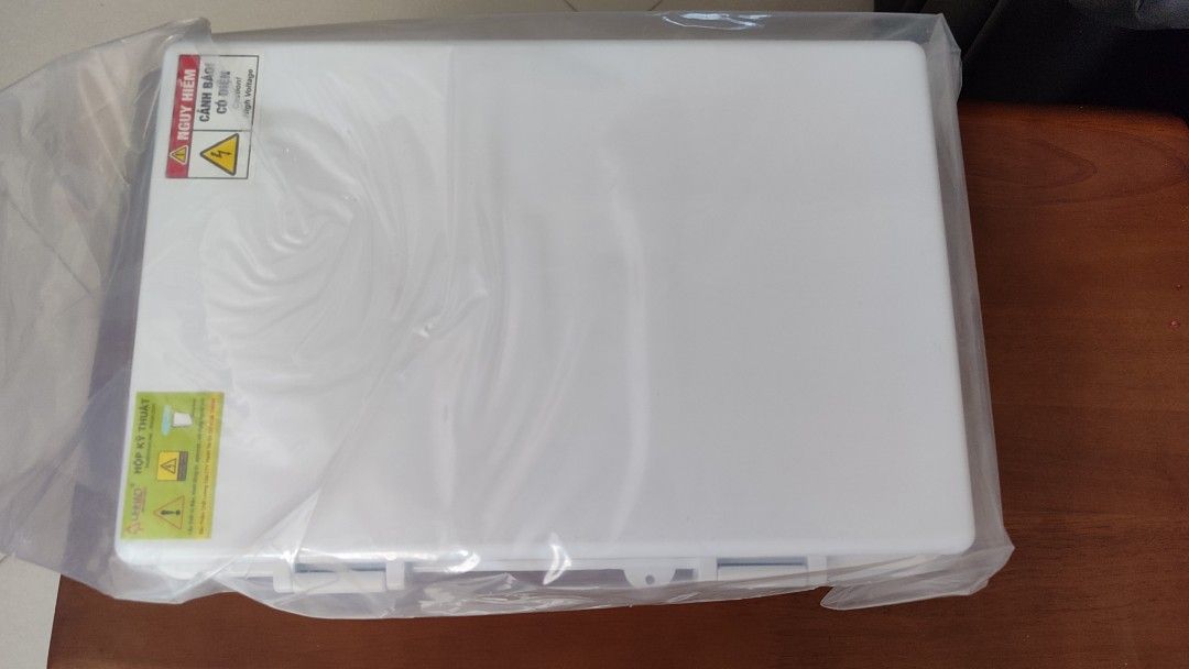 Control panel box (Category: Electrical, Adaptors & Sockets) located in Singapore. Submitted by iuwinwin (Listing ID 1357599870, Image 6). Description: I have 2 new white and transparent encloser for sales, $10 each , interested can pm. size: 23x18x11.5cm($10)- 2pcs 32x22x15.5cm (last picture $15) - 1pc.