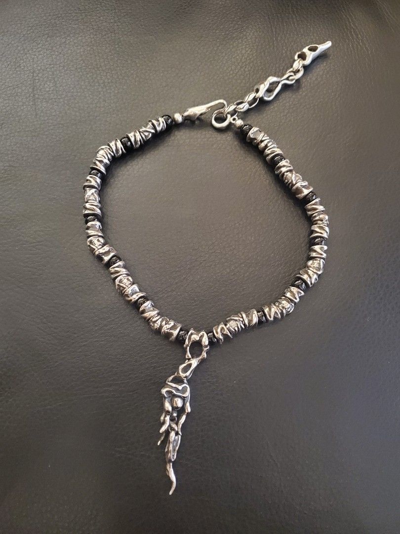 369X. 【純銀刻】御紋章銀花瓶 菊花紋 重量76g / 金工美術銀器銀製華道具茶道具茶室花器花入花生シルバーsilver 皇室菊十六御紋銀盃三ッ重 文化遺産オンライン