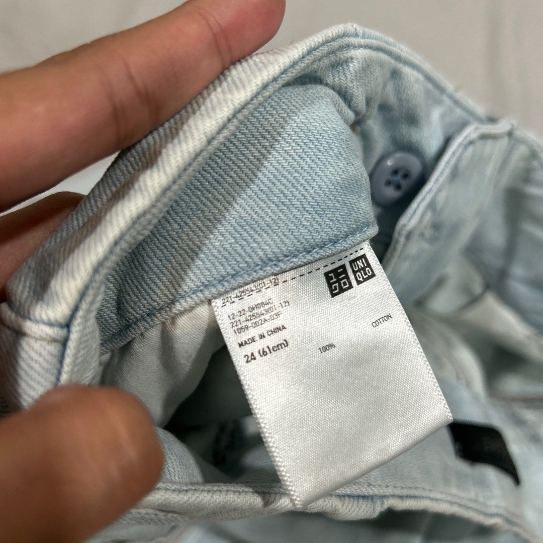 denim jeans (Category: Jeans) located in Santa Rosa. Submitted by iriswears (Listing ID 1357609974, Image 3). Description: light wash high waisted.