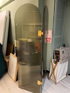 （分類：）位於 。 由 workspaceclearance 提交（商品編號 1357683271，圖片 1）。簡介： 。