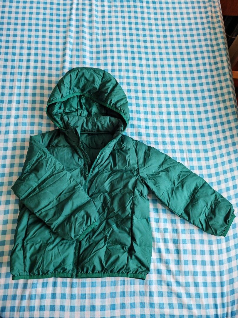 Down jacket (Category: Babies & Kids Fashion) located in Singapore. Submitted by annilim (Listing ID 1357596363, Image 3). Description: .